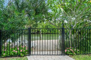 Cocoplum - A Quiet Riverfront Pool Home Near Beach - Cocoa Beach - 2