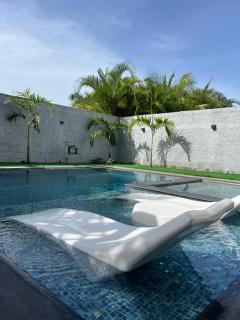 Luxury Private Villa At Metro Pool Jacuzzi Wifi Sleeps 10 - Juan Dolio - 4