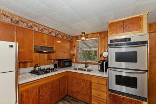 Applewood Cabins & Guest Cabin Near the Village - Big Bear Lake - 9