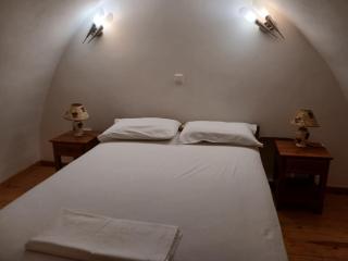 Avgonima Family's Rooms Father George - Chios - 2