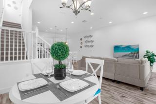 Upstay - Welcoming Wonderland w Private Pool - 4