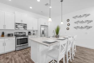 Upstay - Welcoming Wonderland w Private Pool - 2