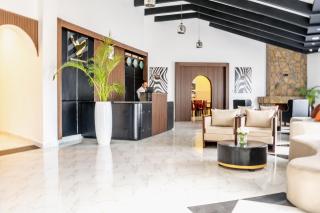 Avian Court Hotel - 0