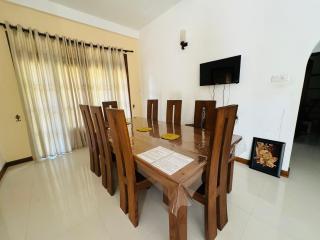 Anuradhapura Peacock Garden Holiday Bungalow - 2