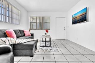 Hollywood Beach 1br In Gated Property King Bed! - Hollywood - 1