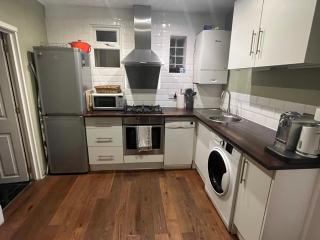 Comfy stay in Wandsworth Town - 2