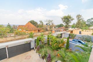 Lux Holidays Villa - Kigali - 4