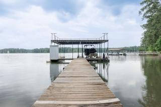 Luxurious Lake Front Estate, Sleeps 20, Game Room and Pet Friendly - Clarks Hill - 6