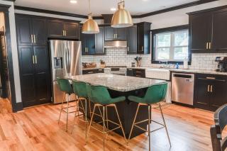 Luxurious Lake Front Estate, Sleeps 20, Game Room and Pet Friendly - Clarks Hill - 1