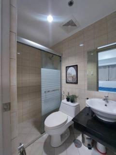1BR Forbeswood Parklane Near Burgos Circle BGC - Manila - 6