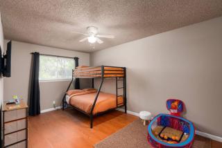LoneStar FamilyFriendly Bungalow - San Antonio - 3
