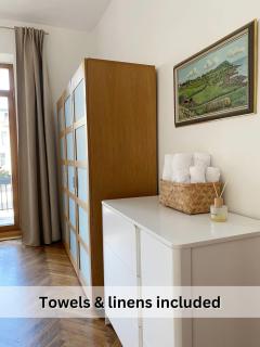 Spacious Old Town Apartment, 3 Rooms, Free Parking, Sleeps up to 7 - 3