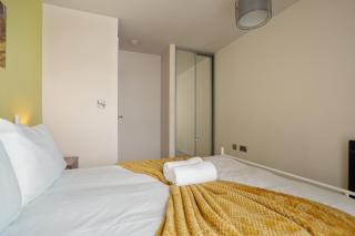 Spacious 2 Bed Apt 98 - City Centre, Great Views & FREE Netflix - Hosted by Stay Host Save - Sheffield - 3