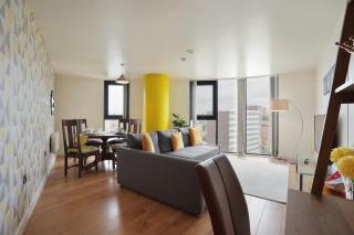 Spacious 2 Bed Apt 98 - City Centre, Great Views & FREE Netflix - Hosted by Stay Host Save - Sheffield - 0