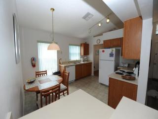 Three-Bedroom House in Clear Creek - Orlando - 3