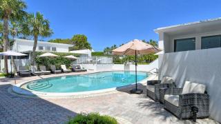 LaPlaya 108B Dream views of the Gulf from your private balcony or screened lanai just steps from the beach - Longboat Key - 2