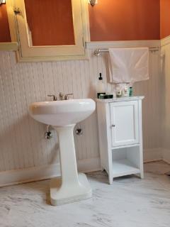 The Kings Throne Inn and Guest House - Toledo - 3
