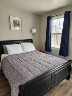 Covered Bridge Inn & Suites - 8