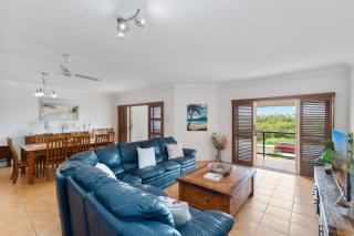 3 Bedroom Unit overlooking the water - 1