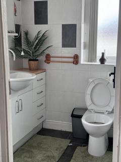3 bedroom family house - Nottingham - 2