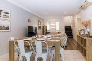 Tropical Resort Apartment - Cannonvale - 8