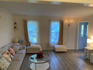 4 bedrooms, 5 beds, Free Parking, Private entry, - Silver Spring - 1
