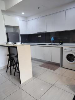 Comfy Studio Almas Apartement - - 1