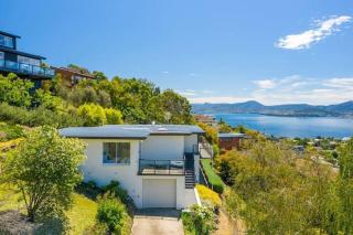 House on the Hill with a View-Sleeps 12 - Hobart - 5