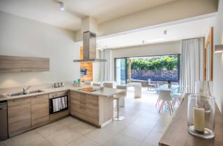 Waterfront Apartment in Marina with sea Access - Rivière Noire - 5