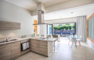 Waterfront Apartment in Marina with sea Access - Rivière Noire - 2