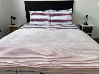 Sunny apartment in central Karori - 3