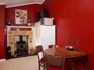 Ride on at Railway Row Historic Cottage - 6