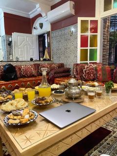 Dar LGHZAL Special Offer in Rabat winner of Guest Experience 2025 Awards Traditional Sahrawi and Berber privative villa with swimming pool jacuzzi sea view and on site restaurant Ideal for family and groups in Rabat's center no car required - Rabat - 9