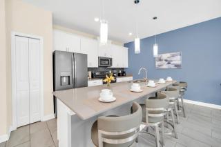Last Minute Disney Getaway! Private Pool, Hot Tub & Games Room. Book Now! #98673 - Kissimmee - 4