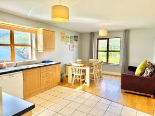 No's 6, 8 & 9 Dingle Lispole Holiday Homes - 3