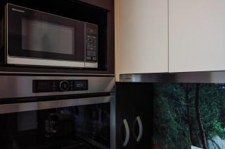 Oradea City Center Apartment Near Aquapark with Jacuzzi & Parking - 1