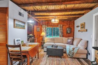 Rustic Willow Retreat - Outdoor Adventures cabin - 8