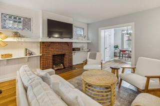 Beautiful home in Forest Hills - 0