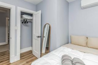 Beautiful home in Forest Hills - 4