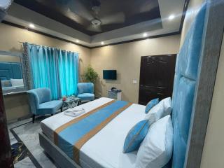 Hotel Johar View - 1
