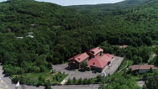 Tsaghkahovit Hotel - 0