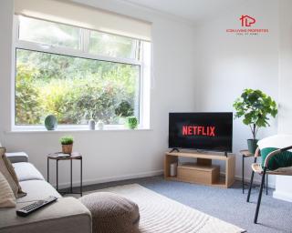 Spacious 7-Bed Home for Contractors & Families in St Helens - 9