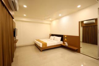 Hotel Shivansh - Veraval - 5