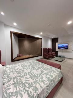 Luxury studio at DHA phase 5 Pentasquare - Lahore - 6