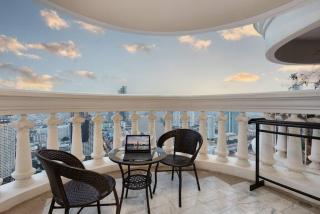 state tower condo Riverview High Floor Hangover - 9