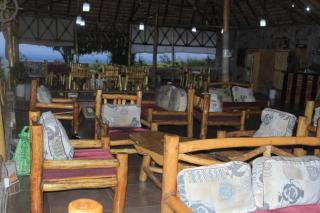 Baboon lodge Queen Elizabeth - - 5