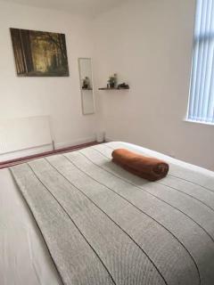 Leeds Super Spacious, 4 Bedroom property City Centre - Killingbeck - 4