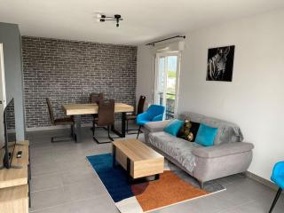 Logement Standing avec parking privé - proche CERN, Genève, ONU - Saint-Genis-Pouilly - 0
