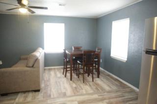 1 bedroom with a fireplace close to base - Lawton - 5