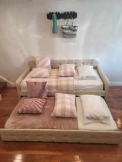 Downtown Toronto House Central 2BED 2BATH Subway Free Parking - 3